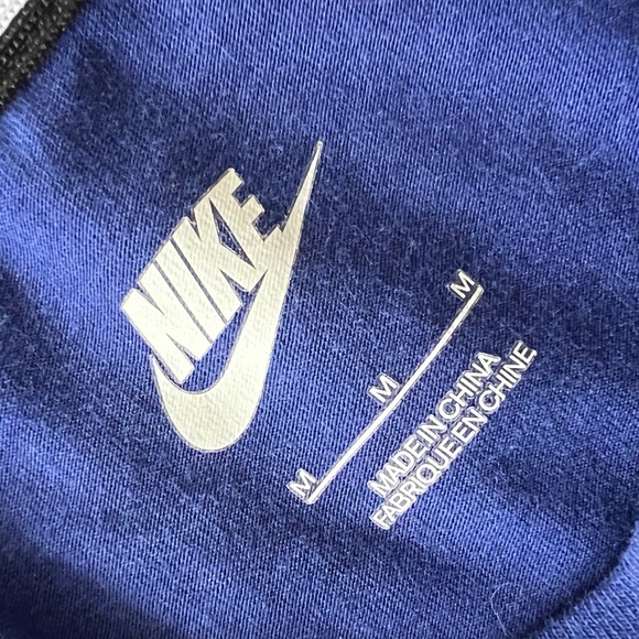 Women Nike T-Shirt M - Picture 2 of 2